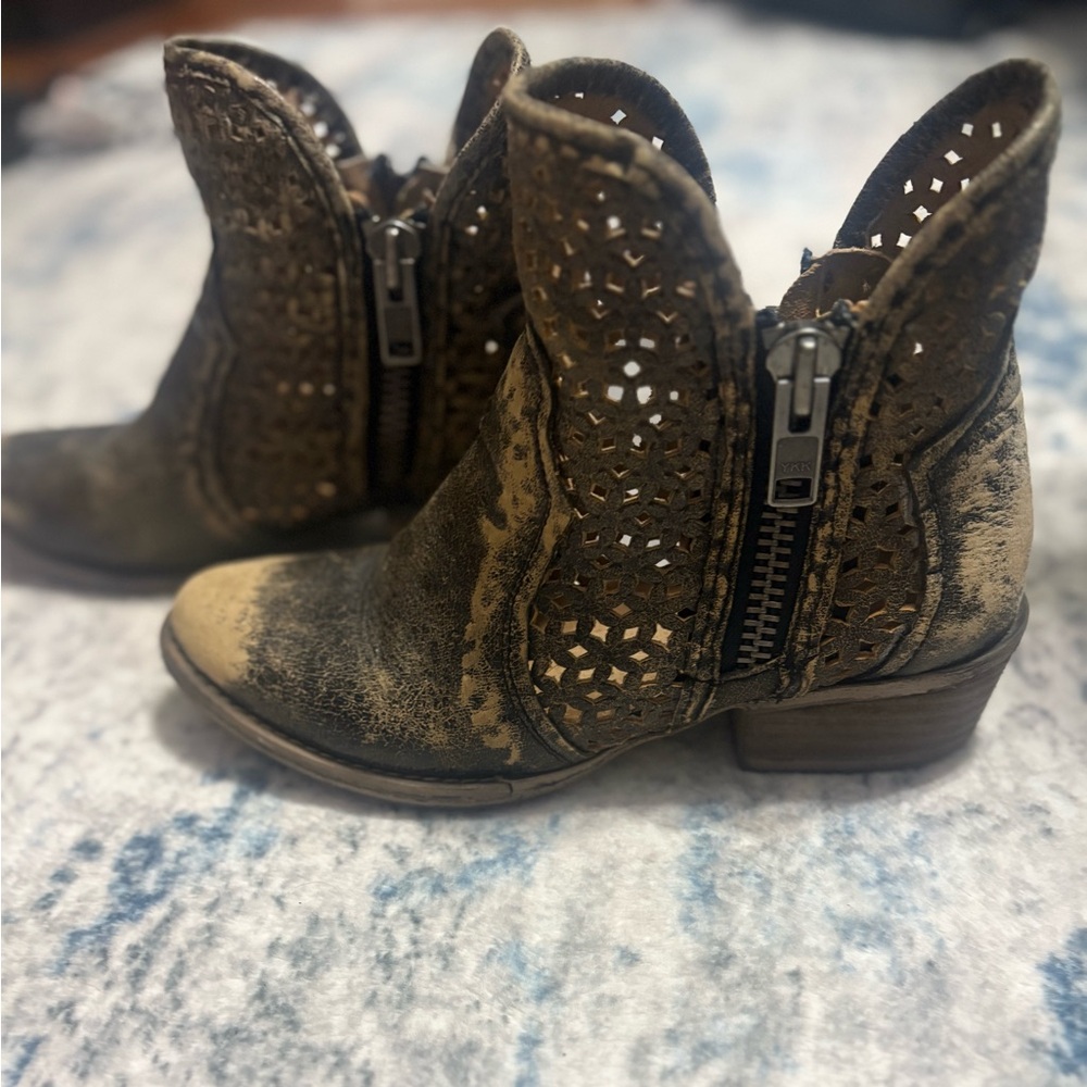 Circle G Brown Ankle Boots with Cutout Design